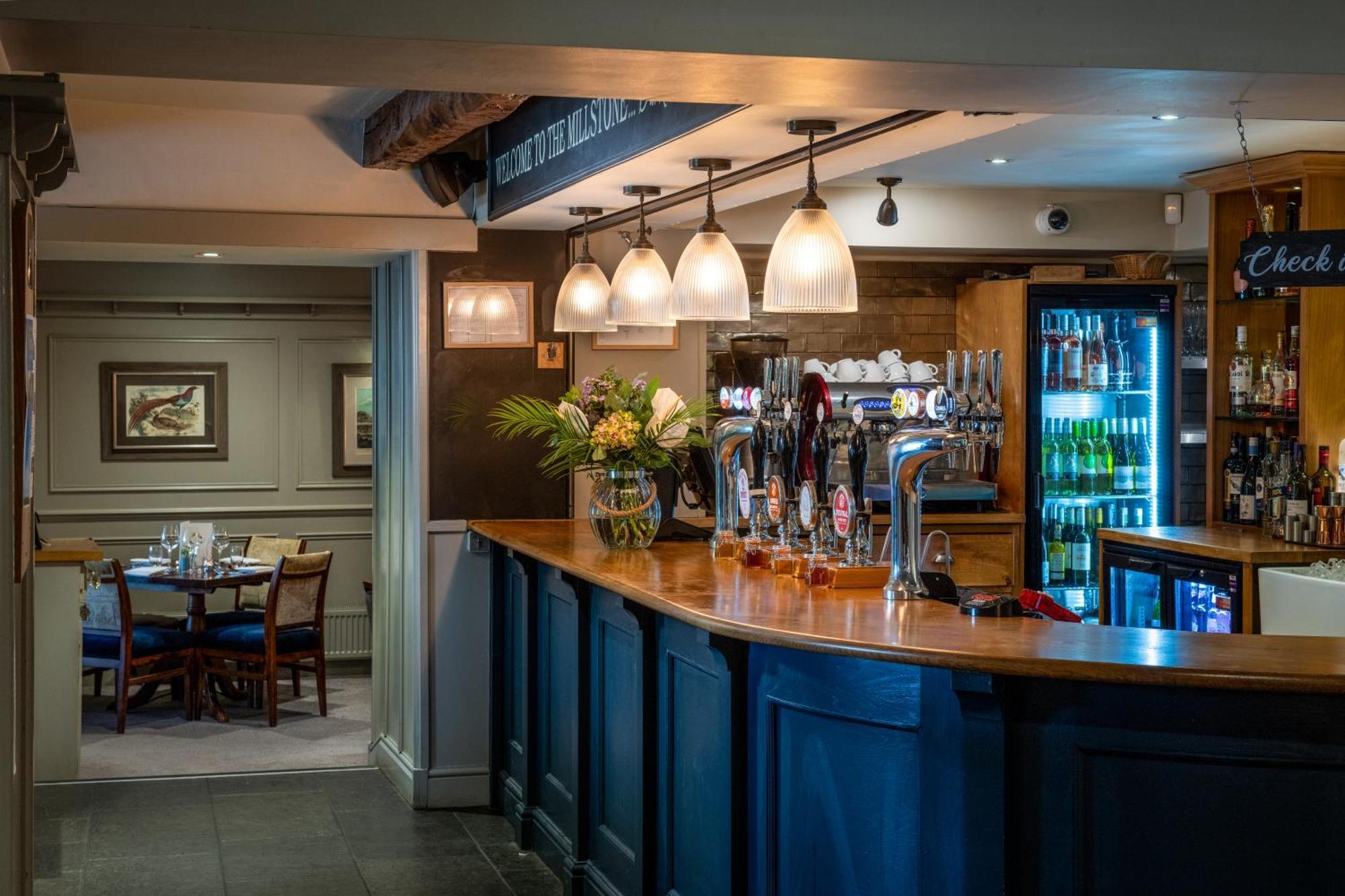 Отель The Millstone, Mellor Блэкберн Экстерьер фото The bar at The Old Mill