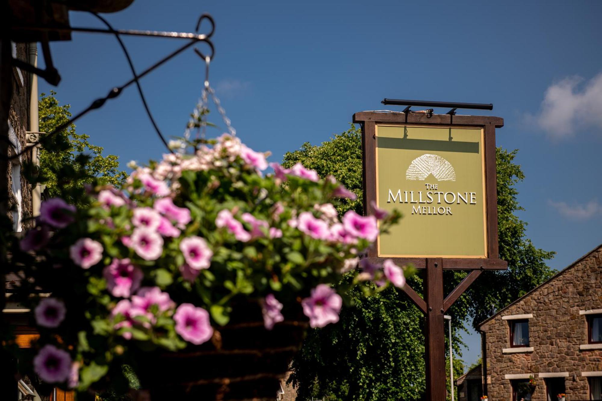 Отель The Millstone, Mellor Блэкберн Экстерьер фото The Millstone Inn