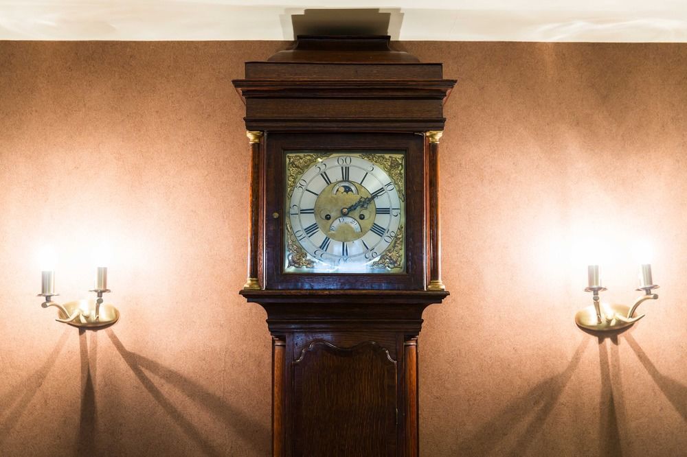 Отель The Millstone, Mellor Блэкберн Экстерьер фото The Longcase Clock